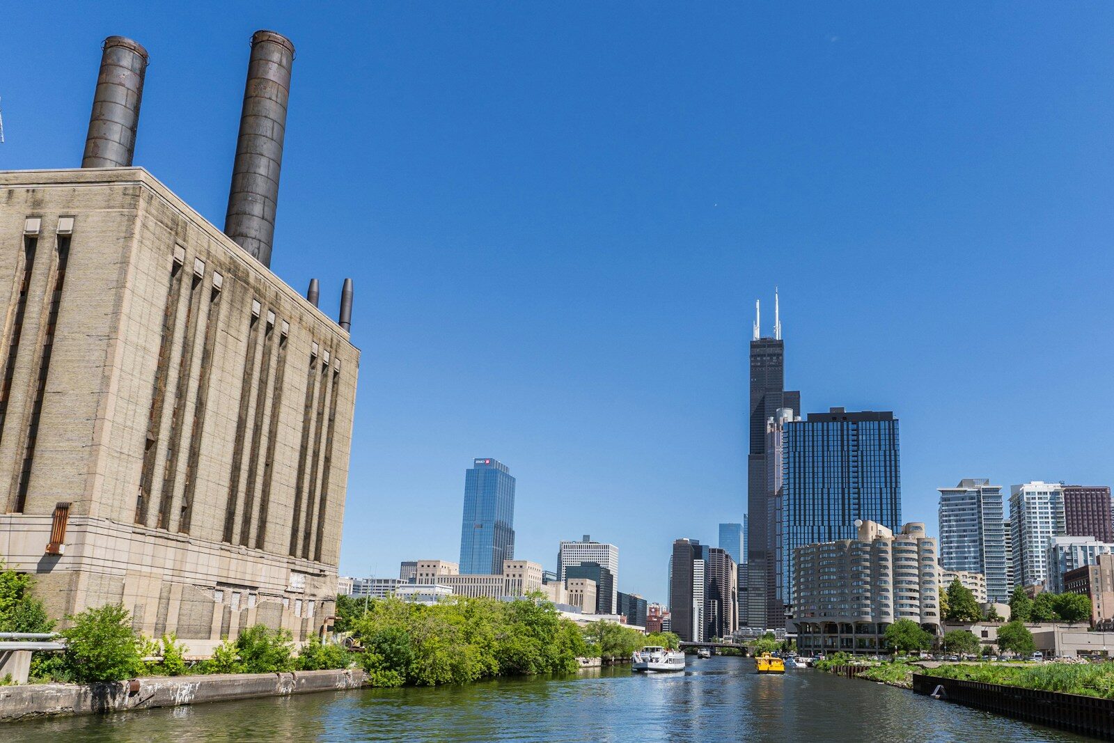 Illinois Data Centers 2026: Why AI Buildings Are Now an Energy Bill Issue